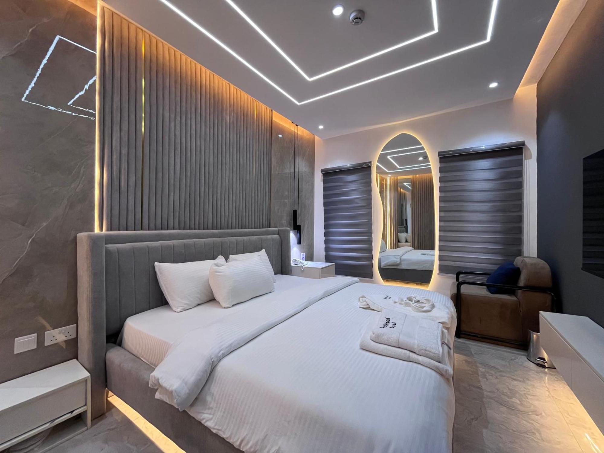 Blackwood Hotels Ikeja Esterno foto