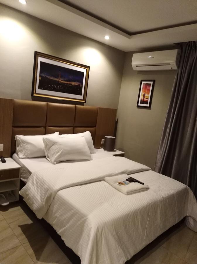 Blackwood Hotels Ikeja Esterno foto